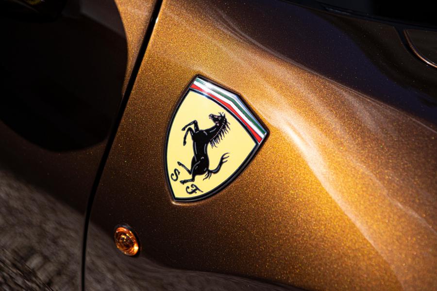 Логотип Ferrari 488 Spider The Tartan (234246) 2018 года  (фото 4 из 25)